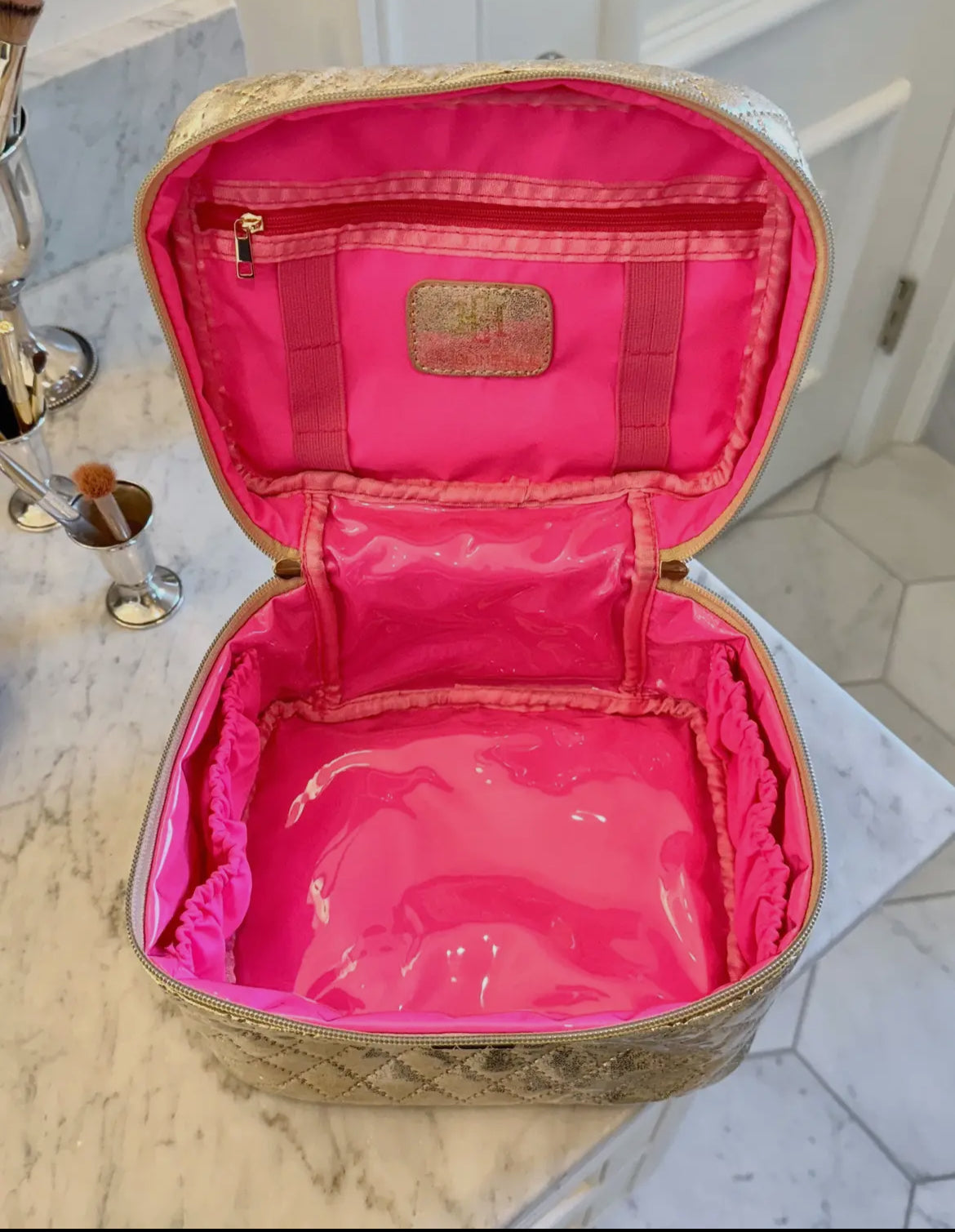 (spa-) Caroline Hill - Hampton Train Case Champagne Pop