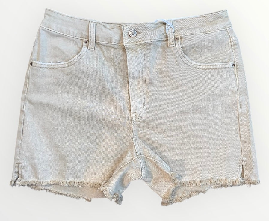 BEIGE BABE SHORTS