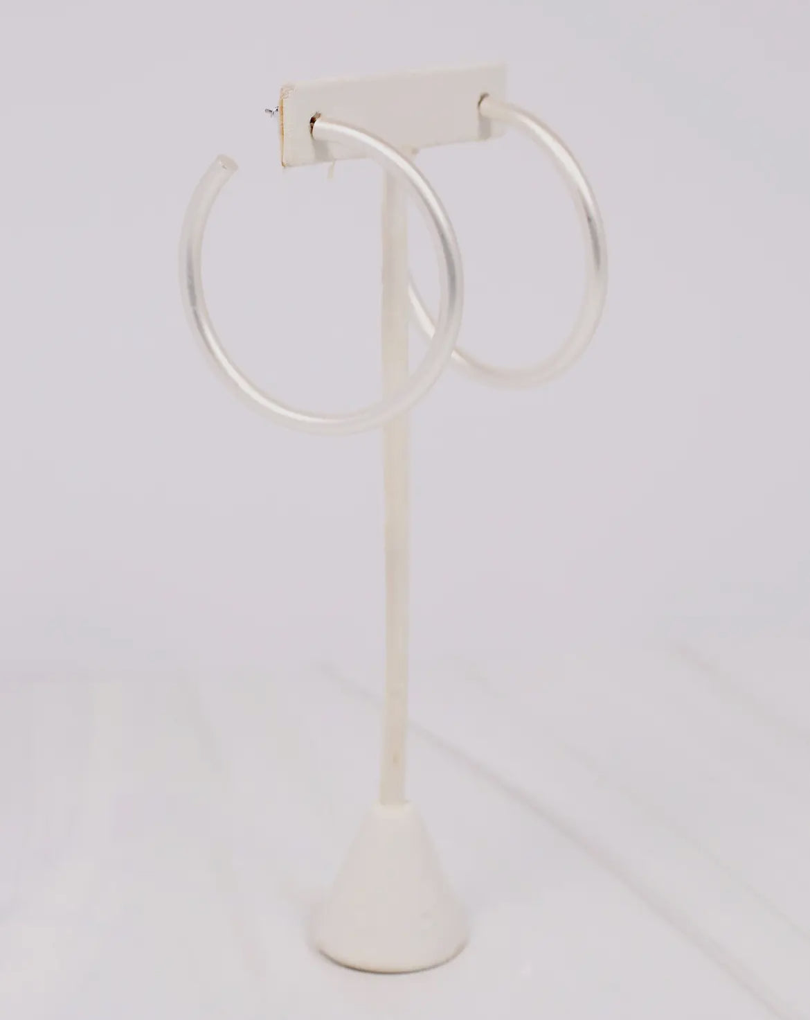 Arden Satin Hoop Earring
Matte Silver