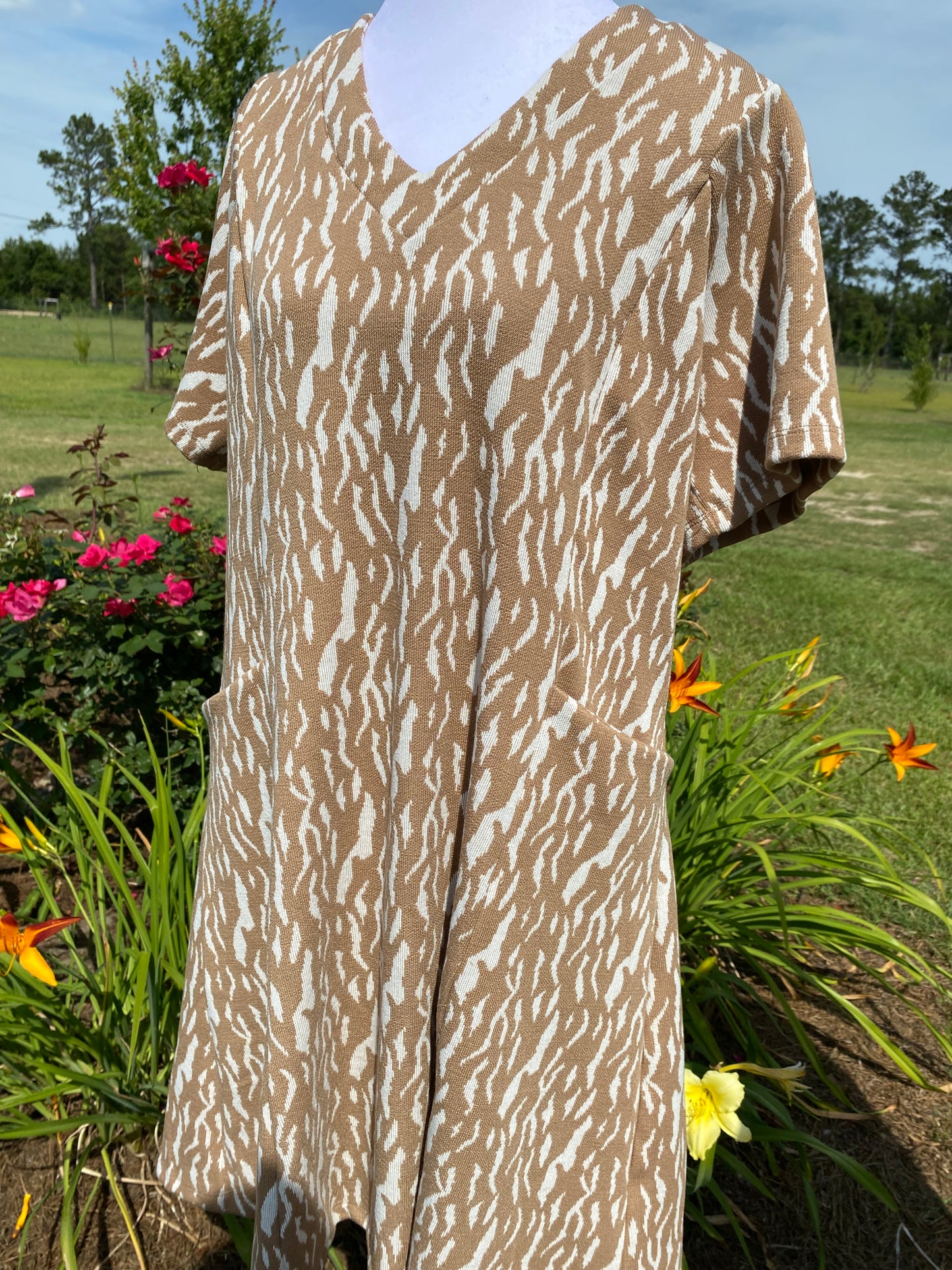 CURVY ROAM FREE DRESS