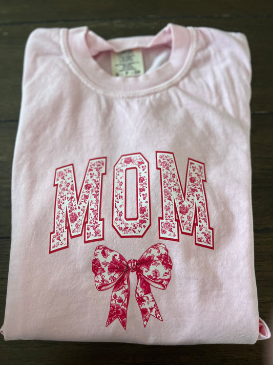 MOM 🎀 Tee