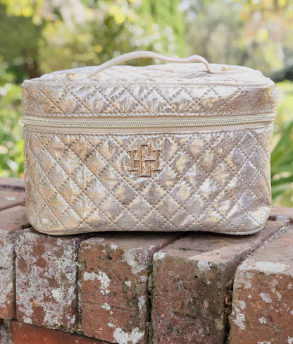 (spa-) Caroline Hill - Hampton Train Case Champagne Pop